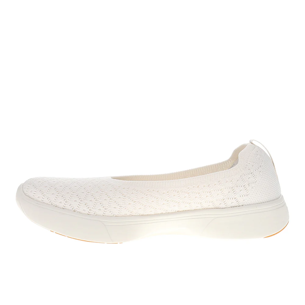 BlissWalk Skimmer Starburst Slip On Flats - Image 3