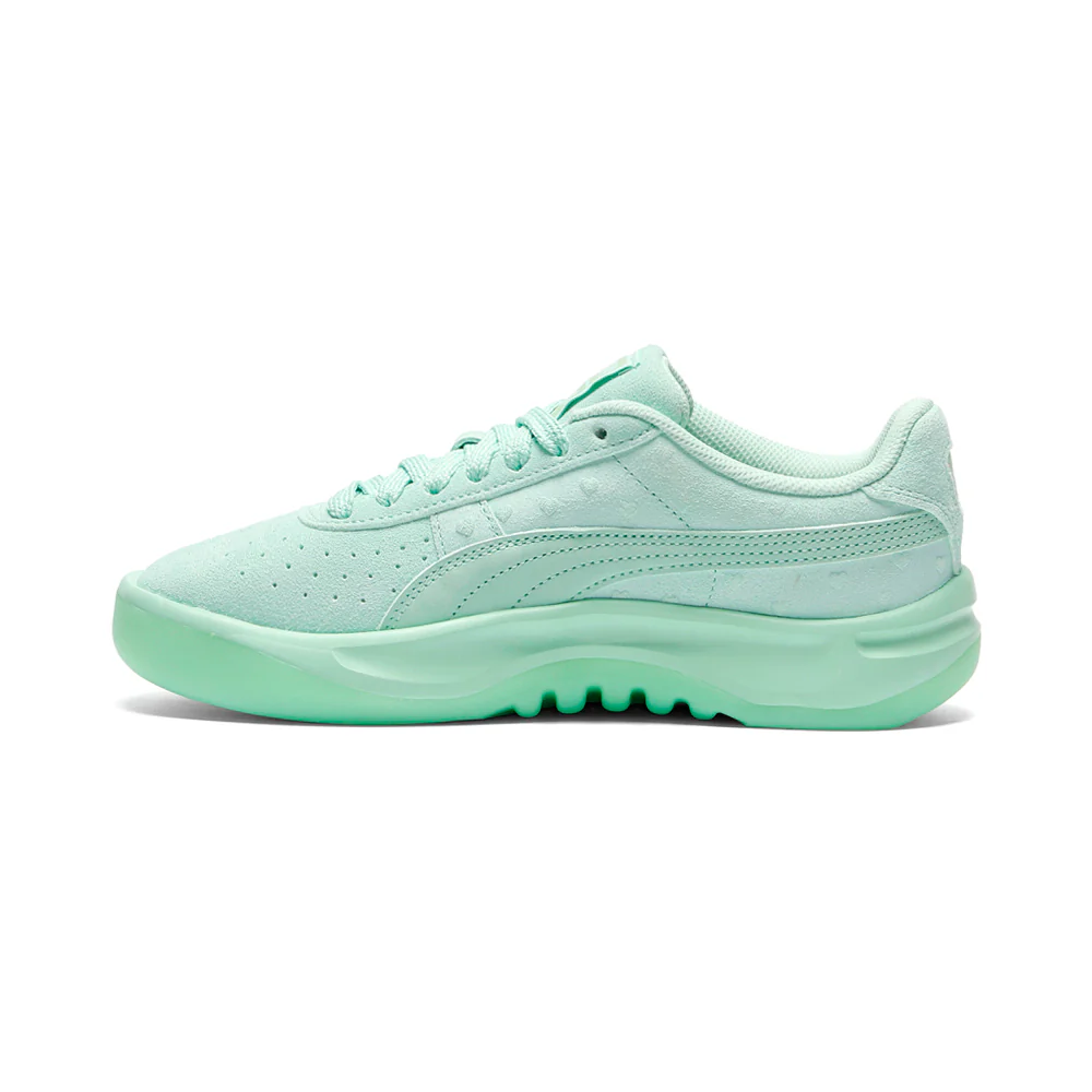 GV Special Hearts Sneakers - Image 3