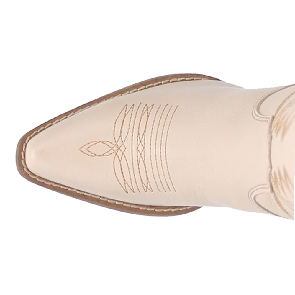 High Cotton Embroidery Snip Toe Cowboy Boots - Image 4