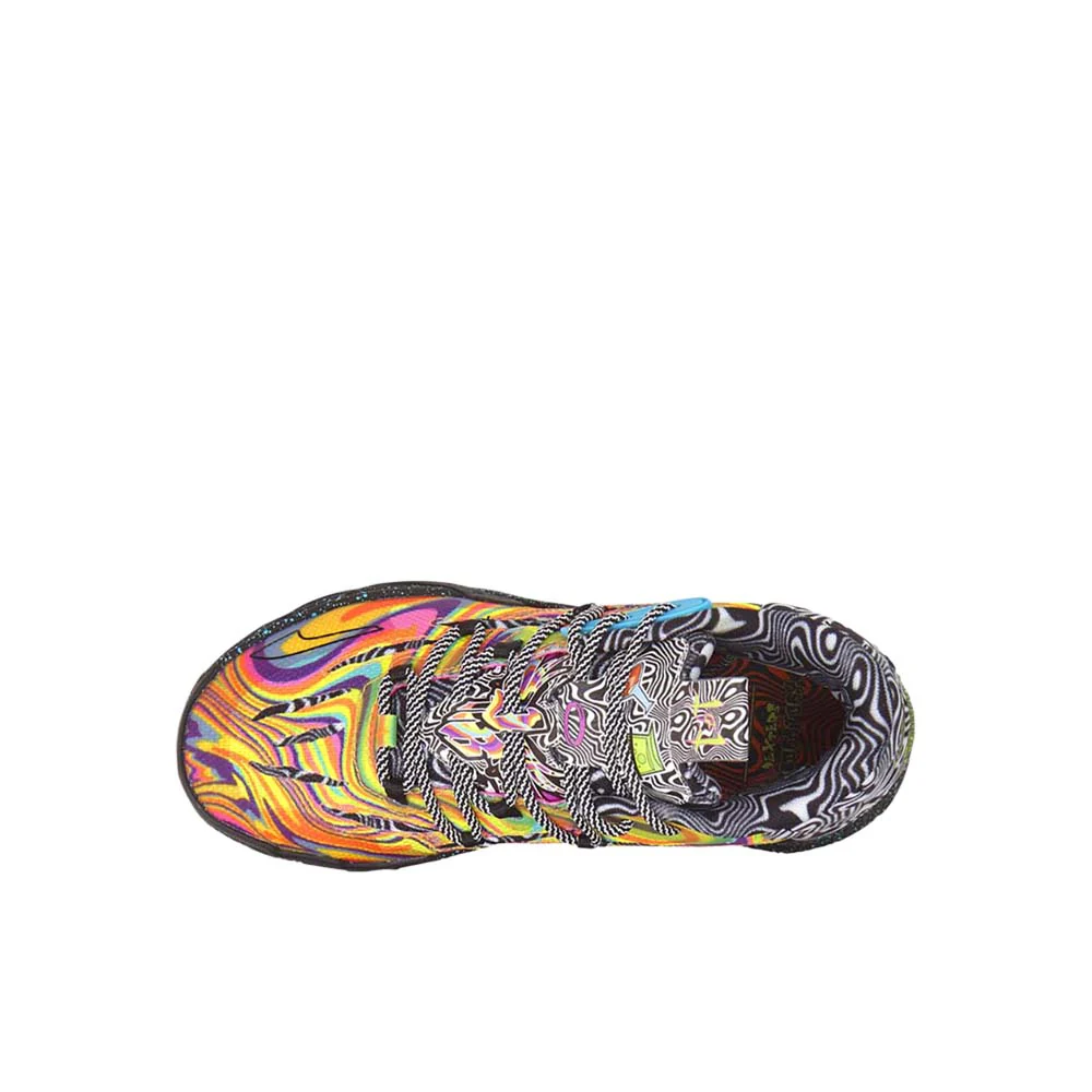 MB.03 Dexter's Lab Basketball Shoes (Big Kid) - Image 4