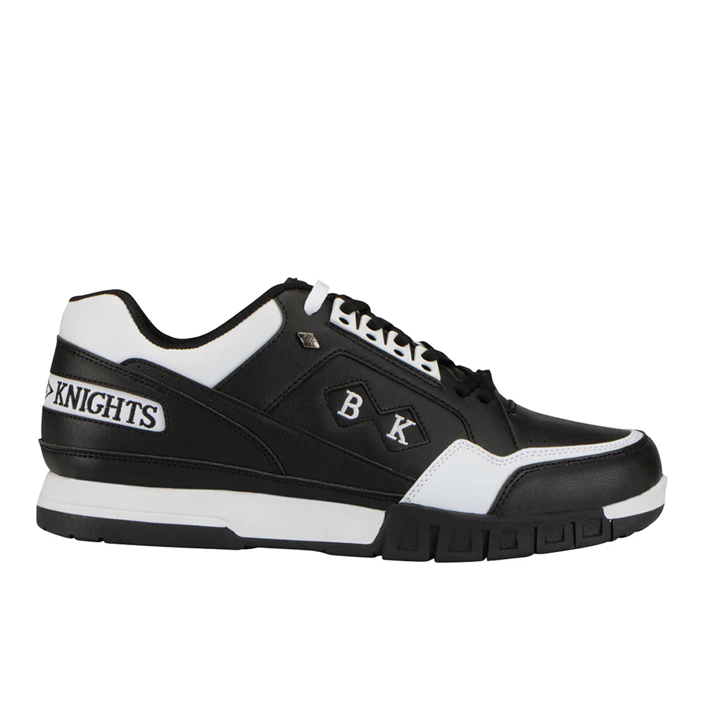 Metros Sneakers