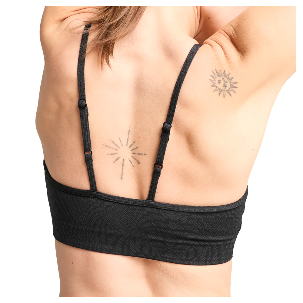 Move Cloudspun Graphic Sports Bra - Image 4