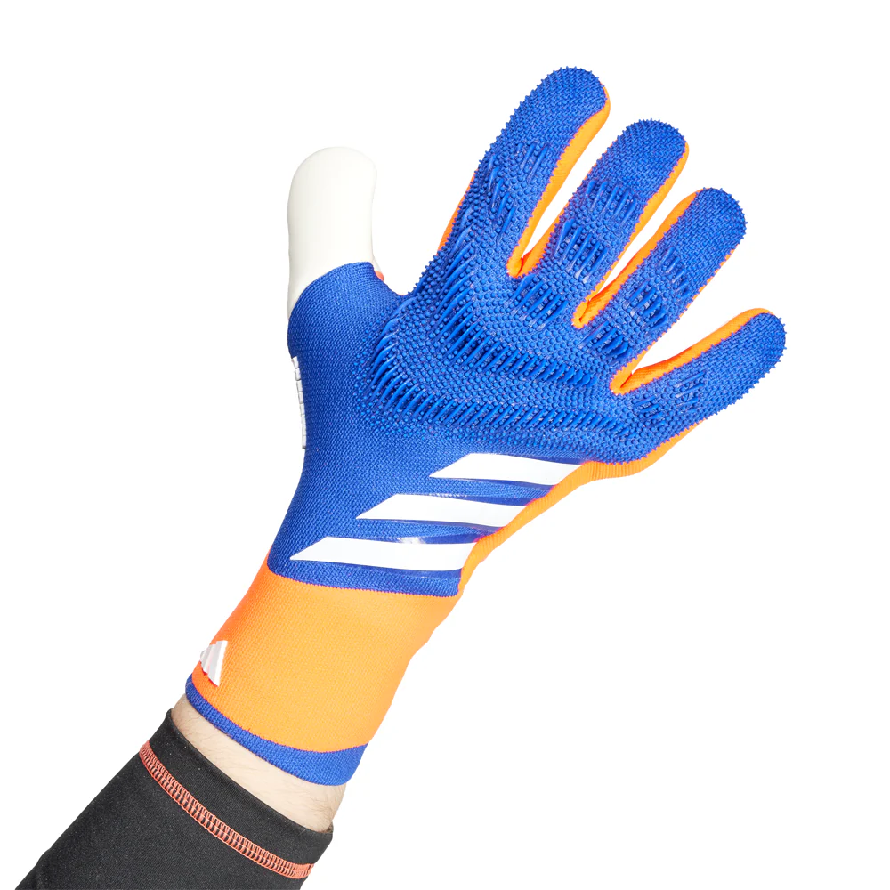 Predator Pro Goalkeeper Gloves - Image 2