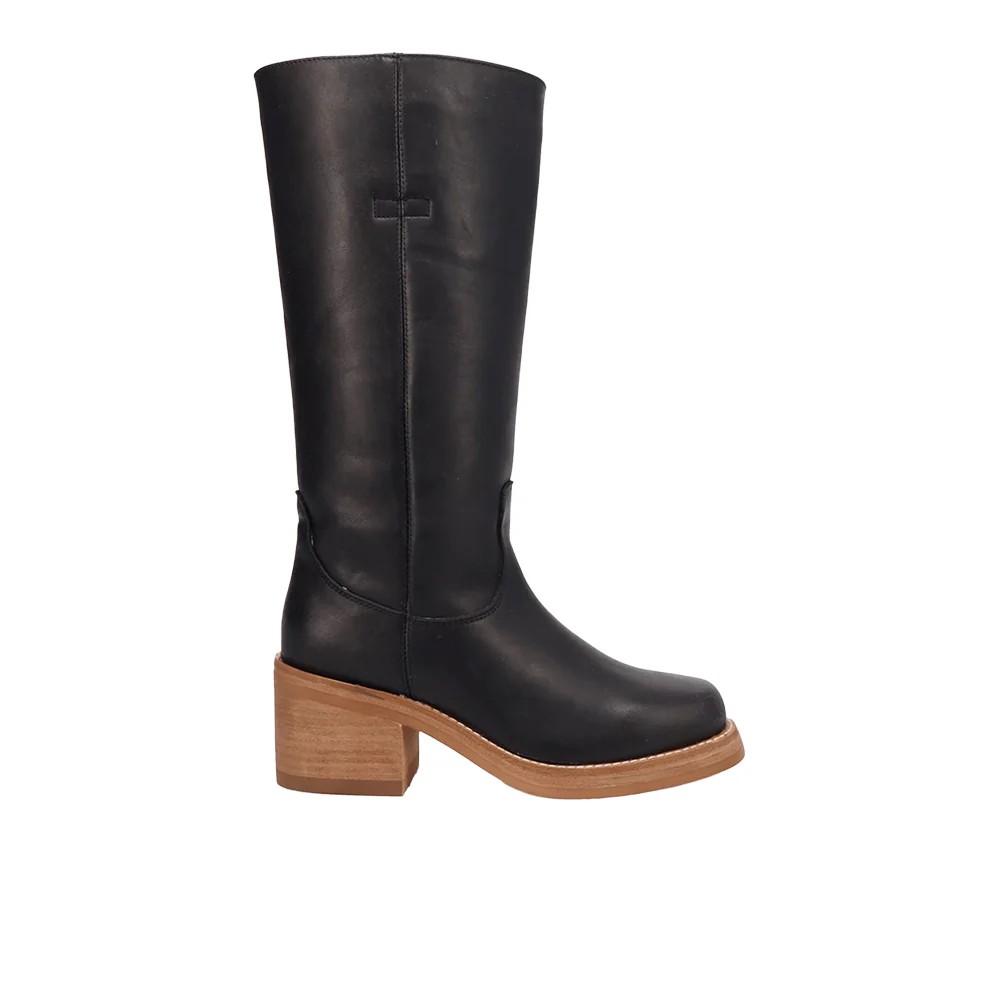 Vagabond Round Toe Pull On Boots
