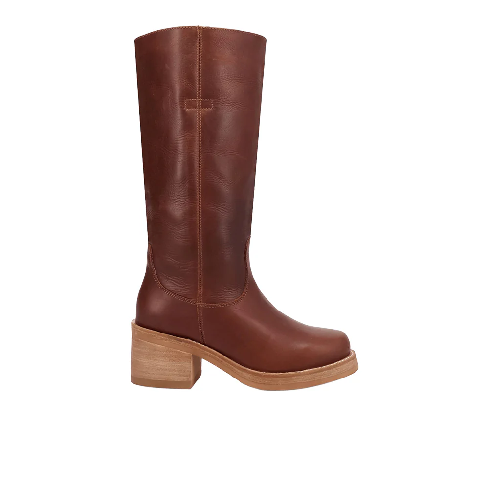 Vagabond Round Toe Pull On Boots